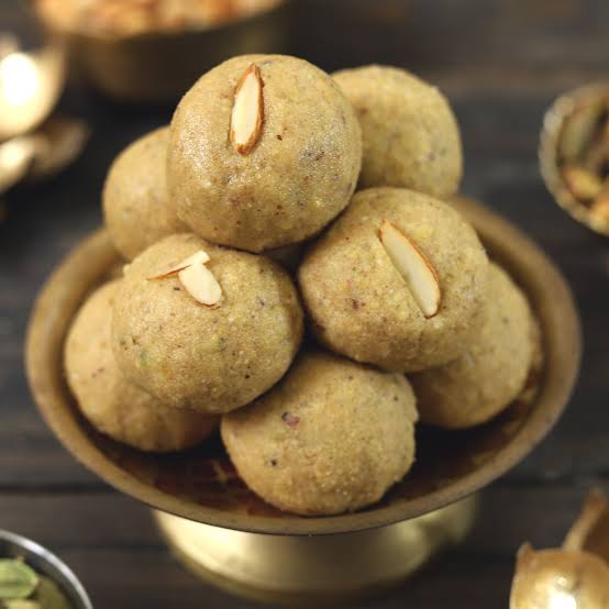 Atta Dry Fruit Laddu